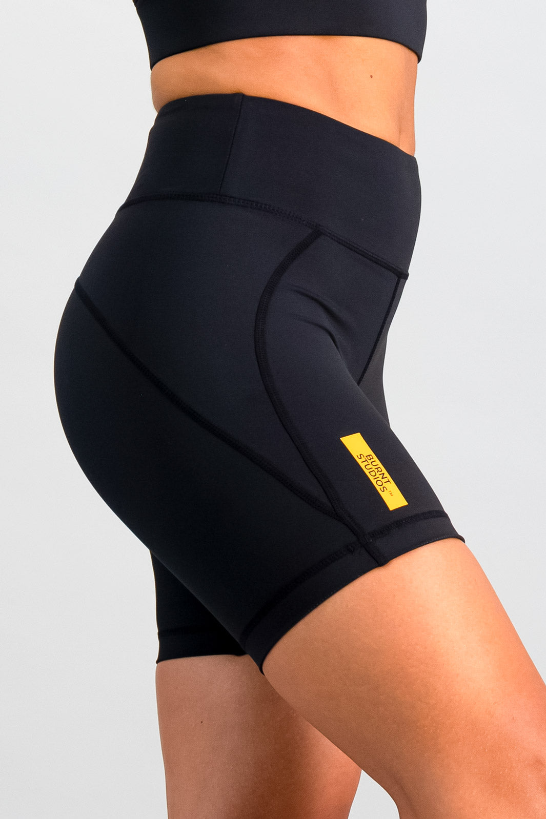 Essential Shorts - Black