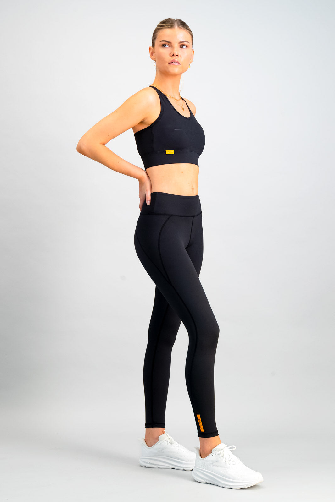 Essential Sports Bra - Black